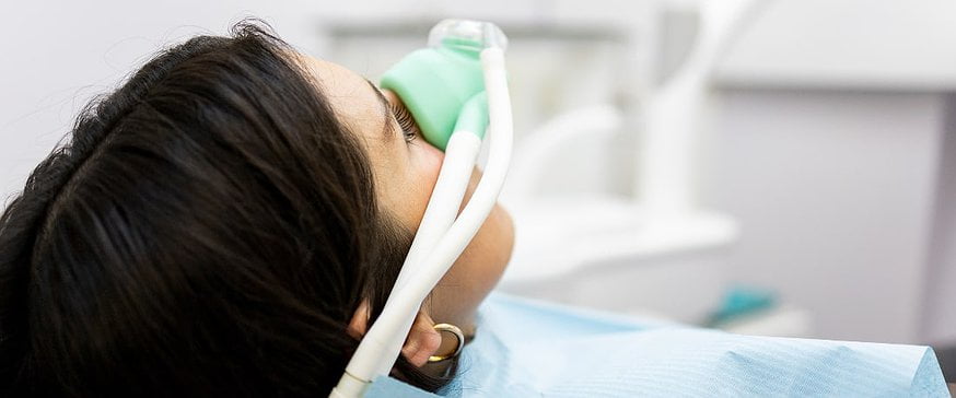 woman-undergoing-sleep-dentistry